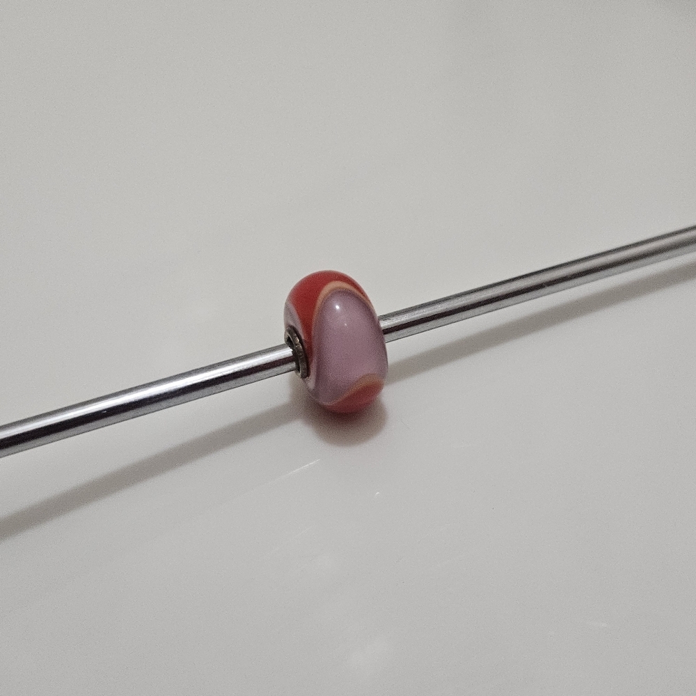 Trollbeads Pink - Red Armadillo